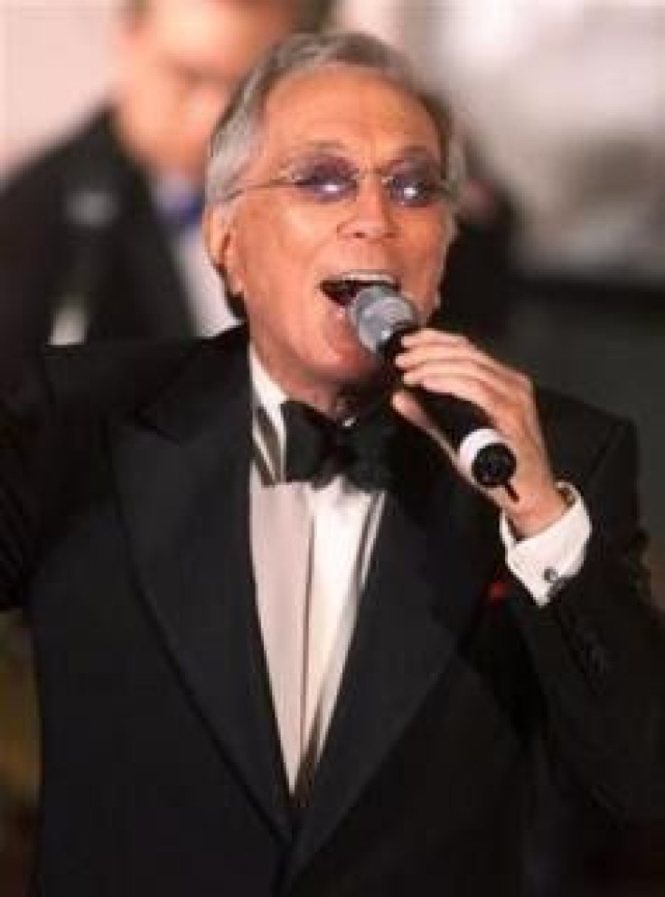Singer Andy Williams performs &#039;&#039;Moon River&#039;&#039; during a gala salute July 22, 2001 in Beverly Hills honoring comedian Milton Berle&#039;s 93rd birthday and his 88th year in show business.