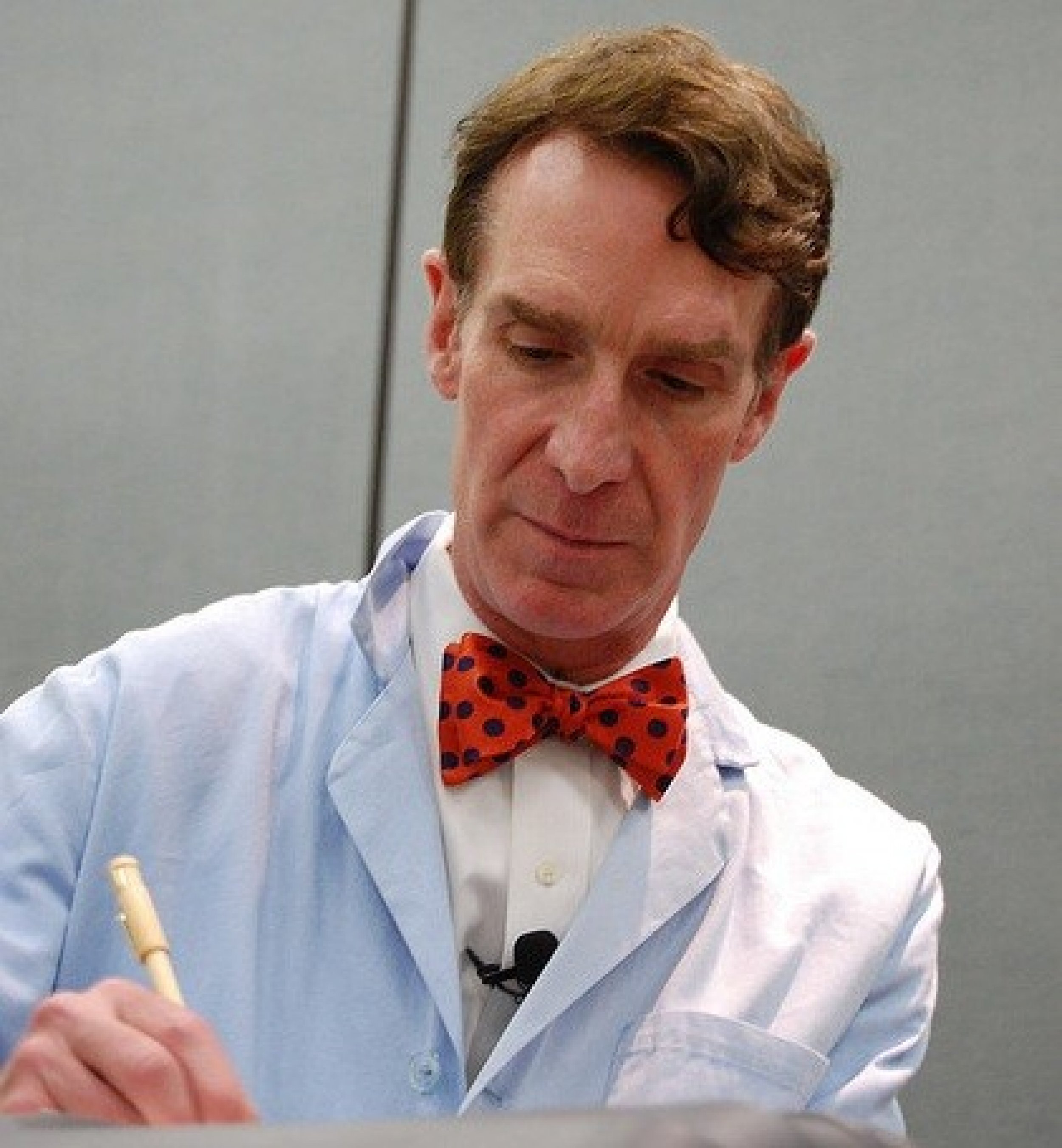 Bill Nye The Science Guy Not Dead, Despite Twitter Rumors VIDEO