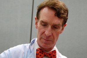 Bill Nye The Science Guy Not Dead, Despite Twitter Rumors [VIDEO]