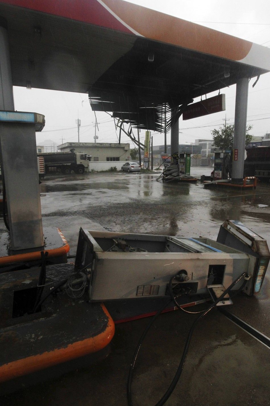 Typhoon Bolaven Pictures See Storm's Devastation In South Korea [PHOTOS]