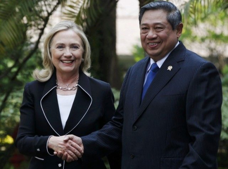 Clinton with Yudhoyono