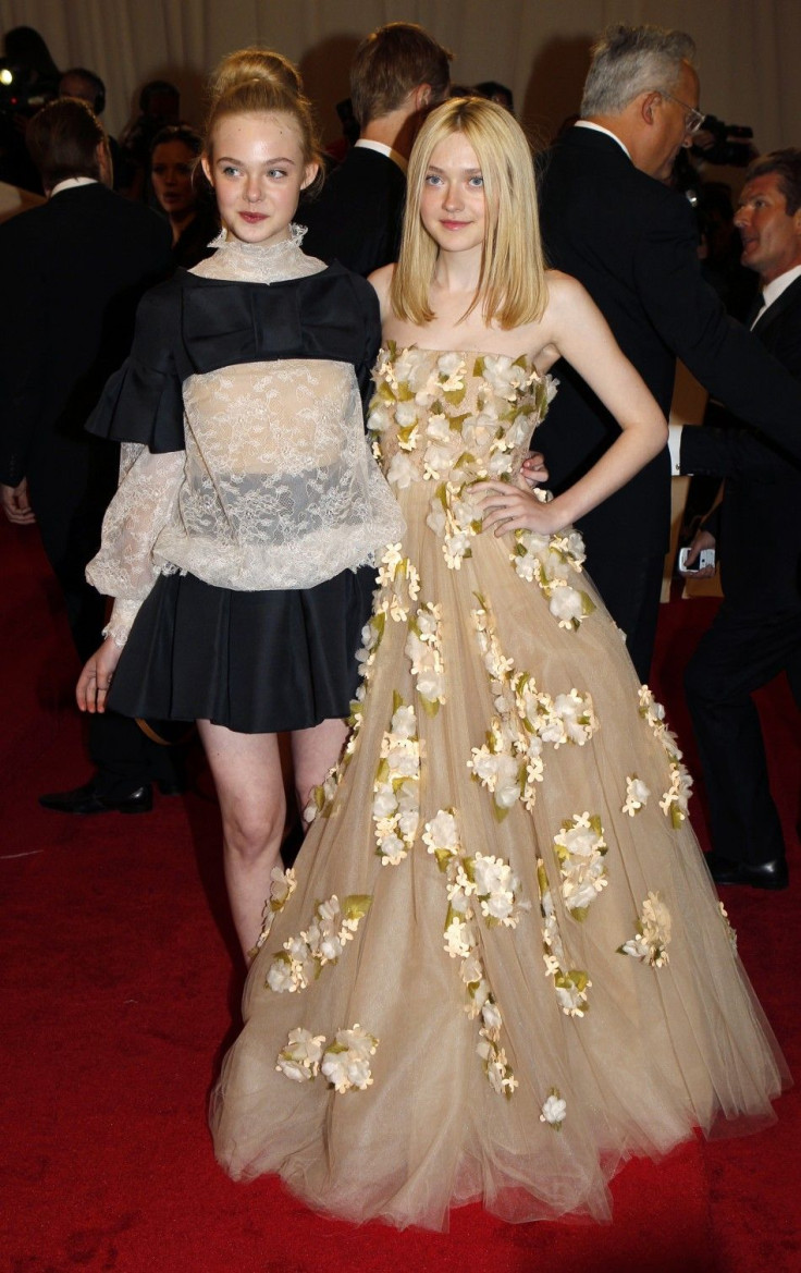 Elle and Dakota Fanning