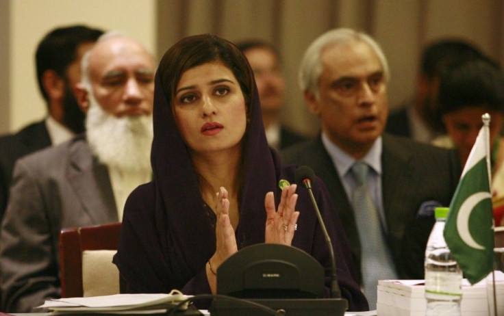 Pakistan&#039;s Foreign Minister Khar claps during the SAARC countries foreign ministers meeting in Addu, Maldives