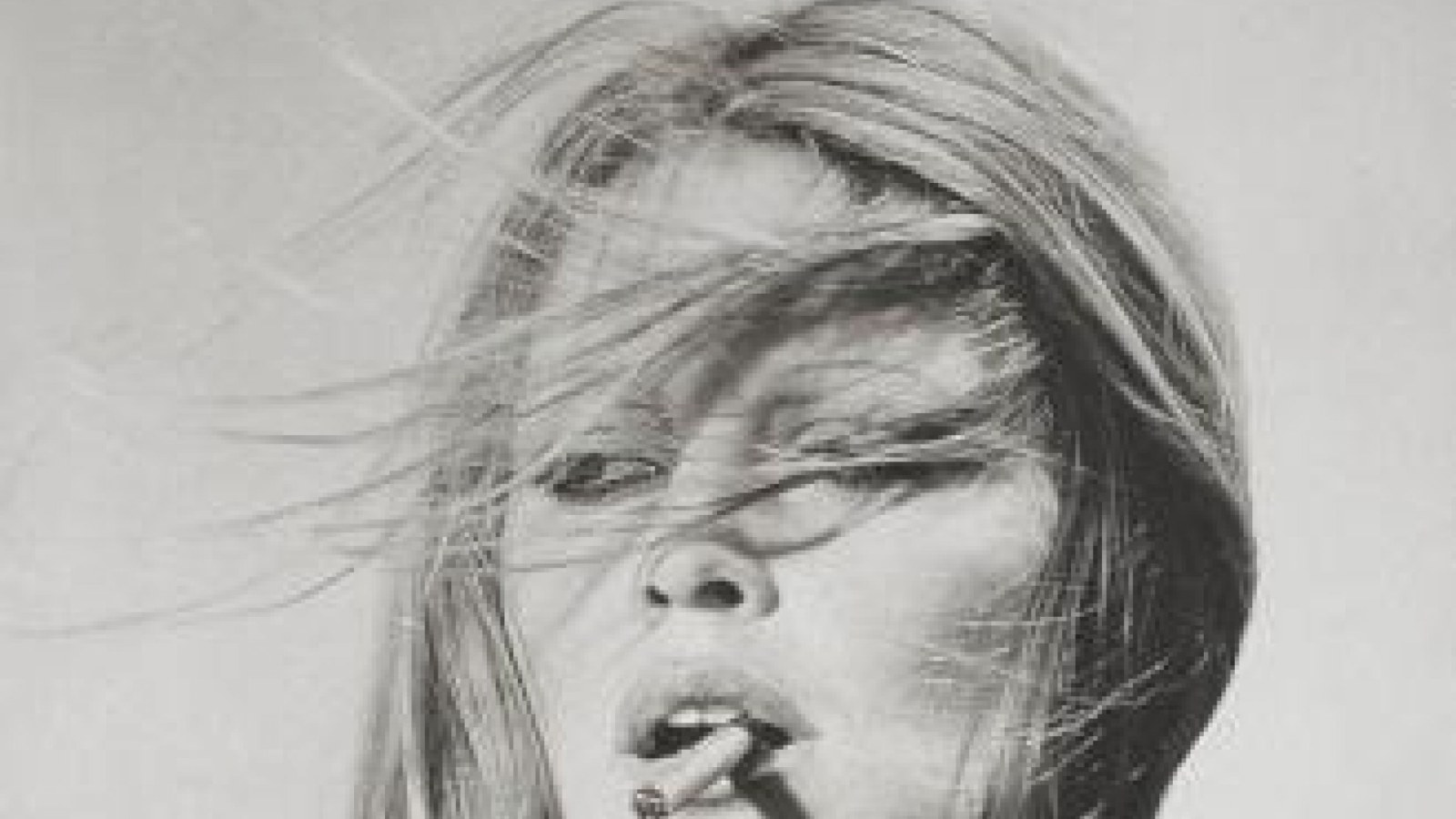 what's the most cigarettes smoked in one day In 1996, a man named Stefan Sigmond from Transylvania claimed to have smoked 800 cigarettes in under six minutes using a special rig that let him inhale from all of them at