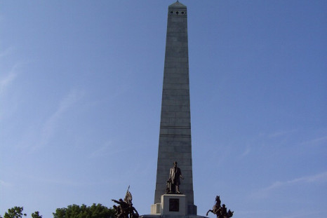 Lincoln Tomb Robbed