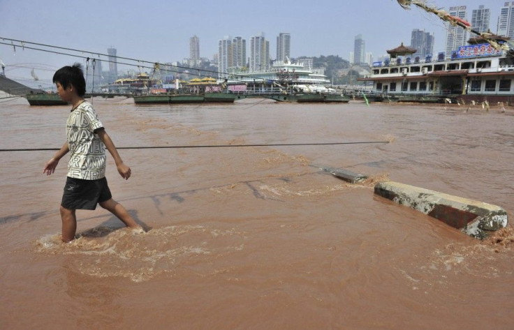 Yangtze River Turns Red: Photos Of China's Once Golden, Now Scarlet Pathway [PICTURES]
