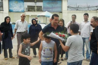 Pastor Youcef Nadarkhani greets family