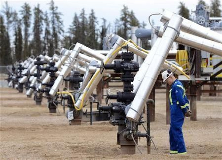 Canada pipeline firms sprint to end U.S. oil glut