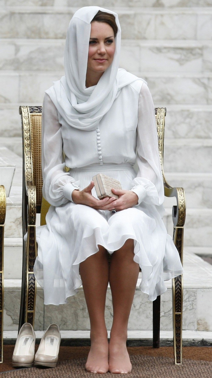 Kate Middleton’s Shocking Topless Photos: Duchess of Cambridge Puts a Brave Smile