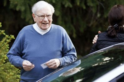 Warren Buffett Completes Cancer Treatment