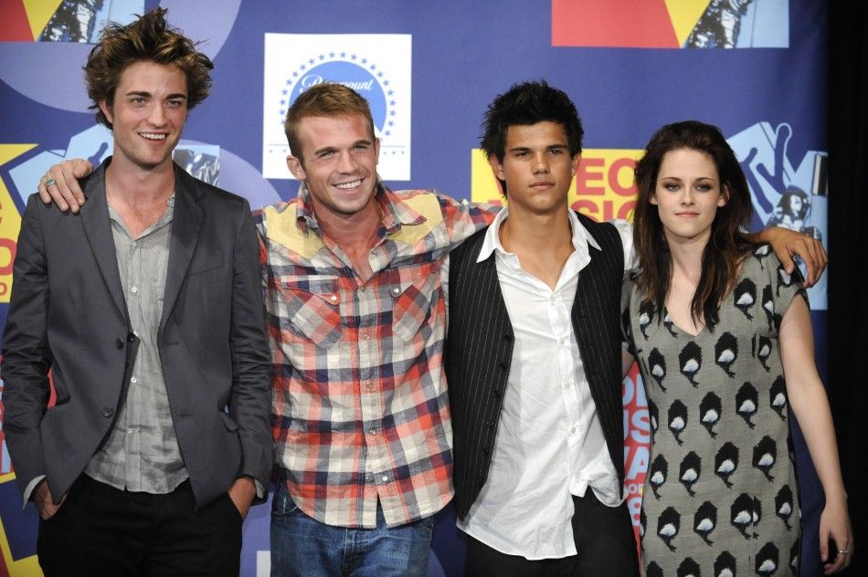 Kristen Stewart and the Cast of Twilight in 2008 