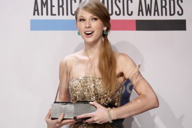 Taylor Swift wins big at American Music Awards