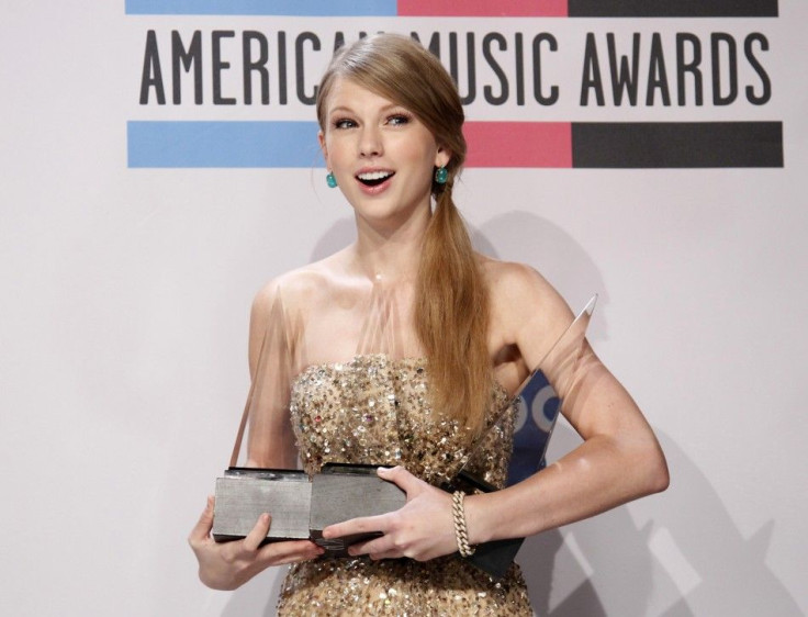 Taylor Swift wins big at American Music Awards