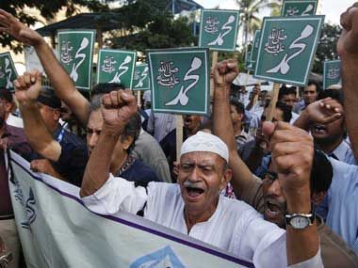 Pakistanis protest anti-Islam film.