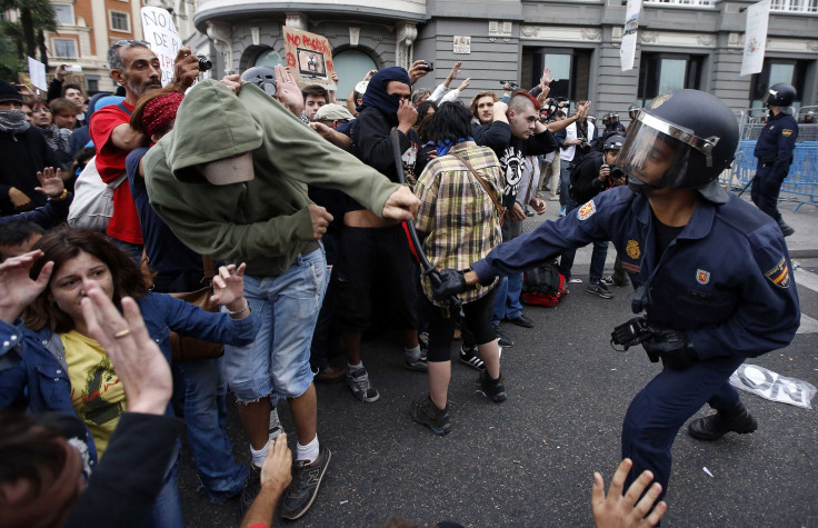Spanish Police Clash With Protesters
