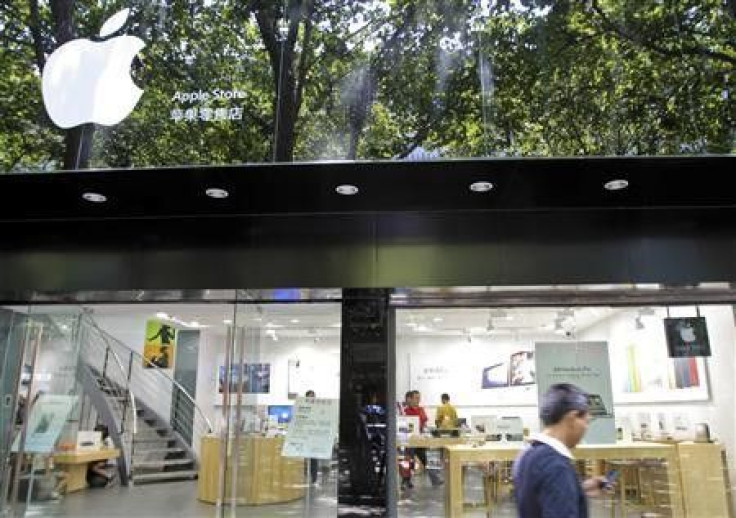 Chinese City Orders Two Fake Apple Shops to Close