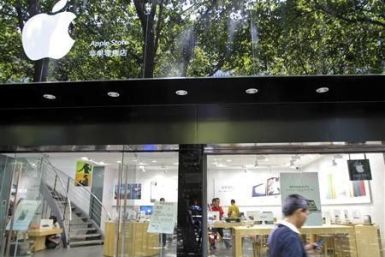 Chinese city orders two fake Apple Stores to close
