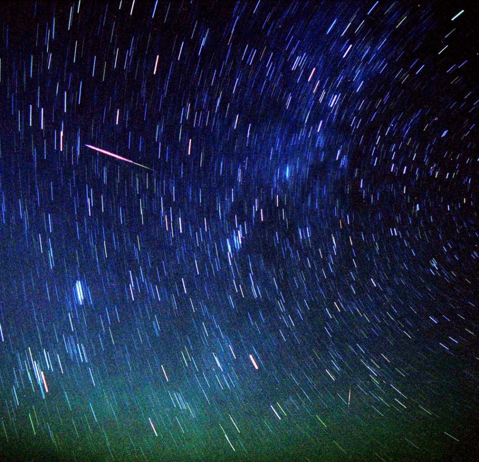 Meteors L, top and bottom, red streak