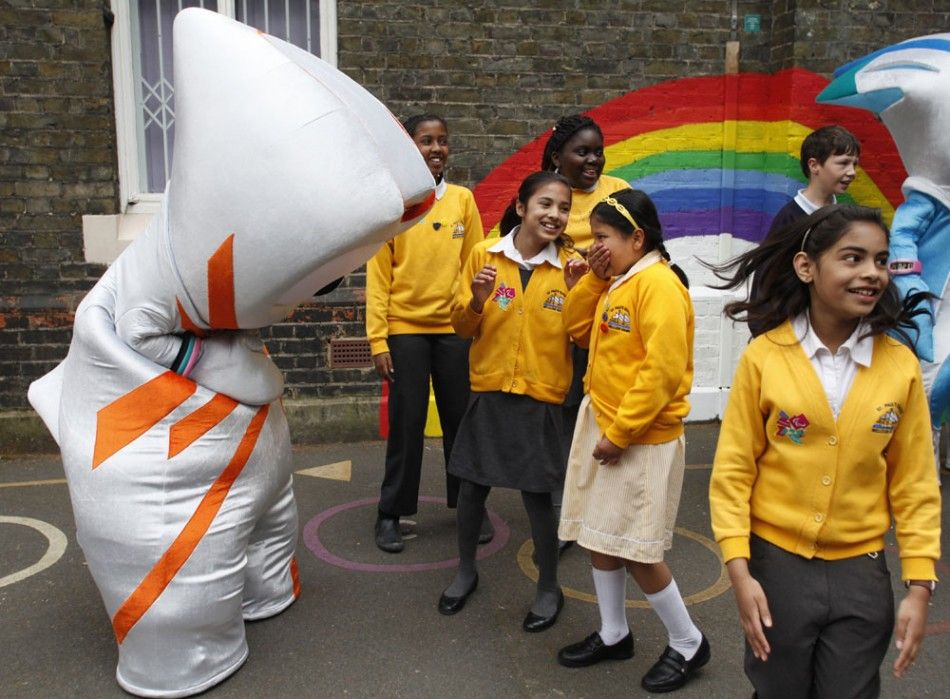 2012 Olympic mascot Wenlock meets students