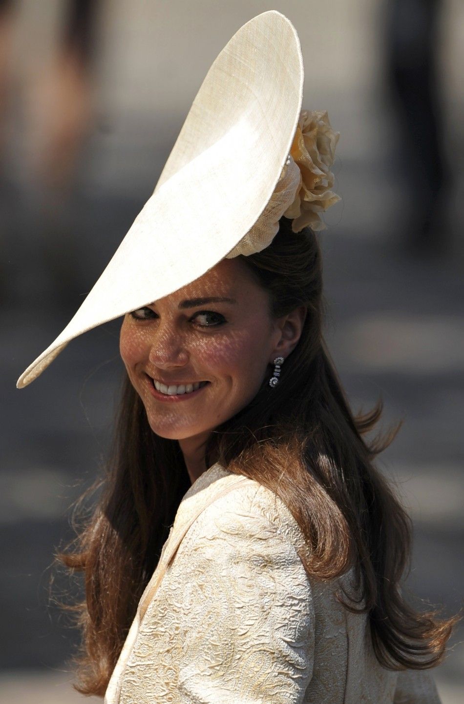 Spectacular Glimpses Royal Wedding Hats at Zara Phillips-Mike Tindall wedding.