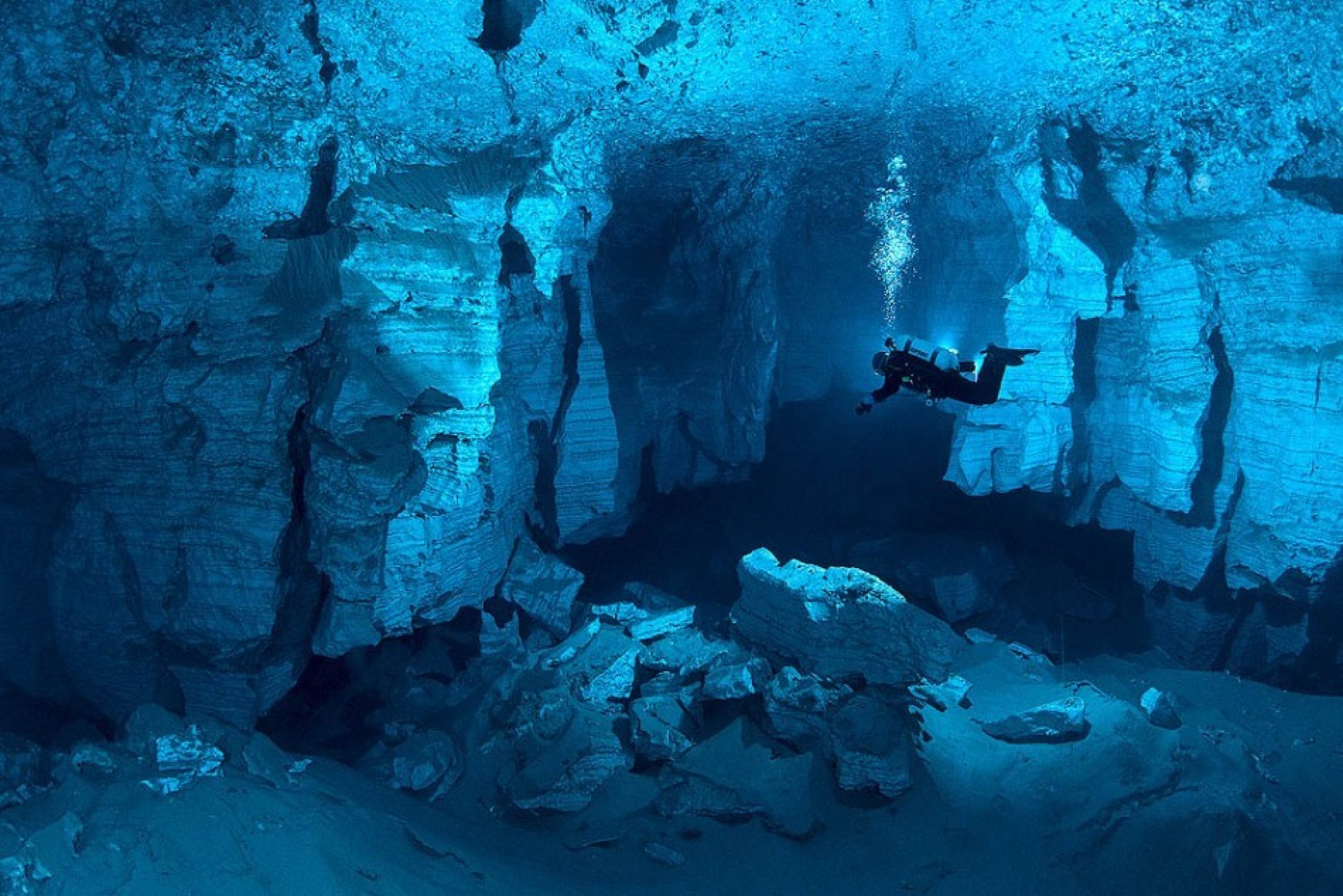 Worlds longest underwater crystal cave