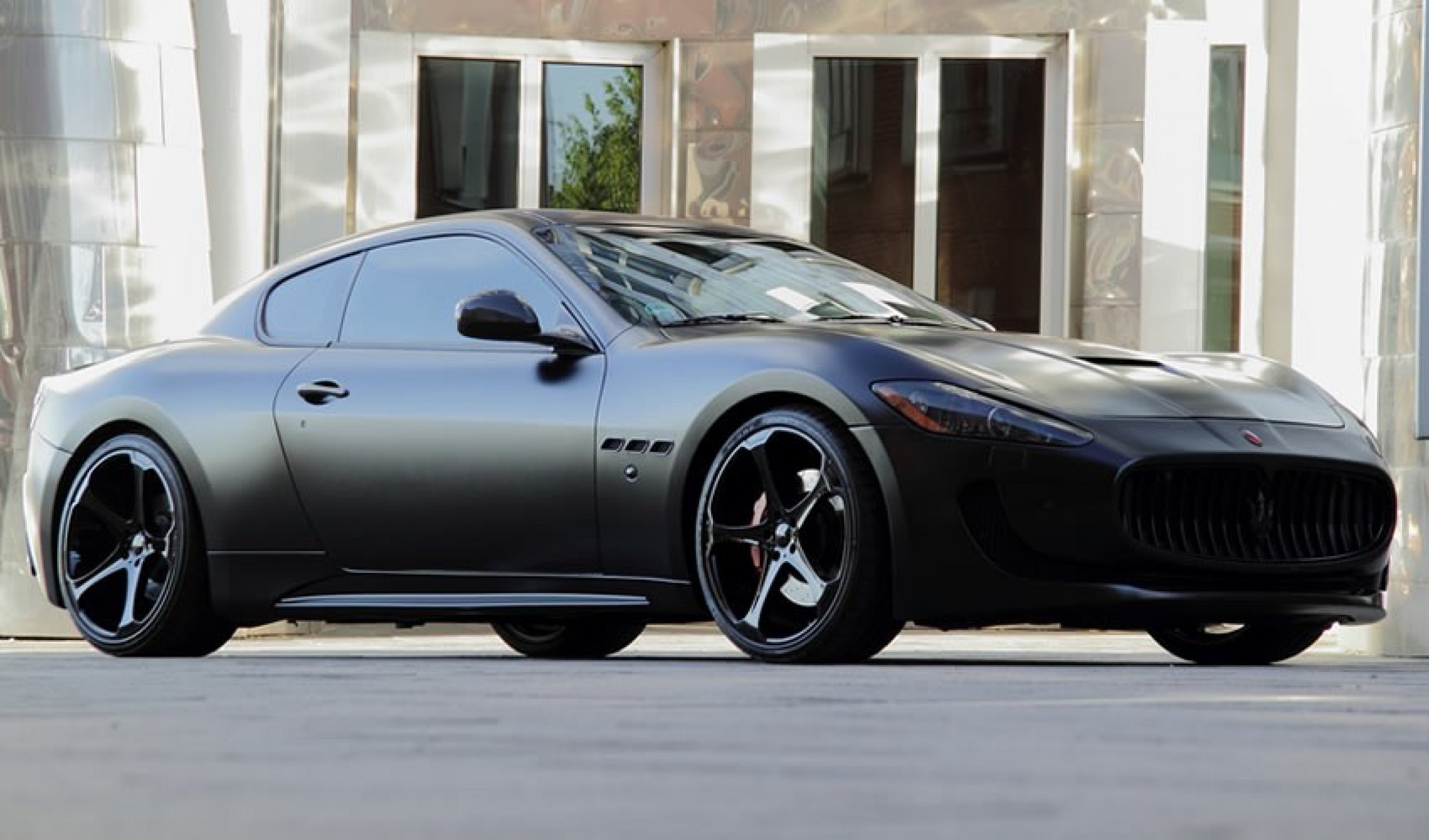 Anderson Germany Glams-up Maserati Gran Turismo S into a Menacing Black Version.