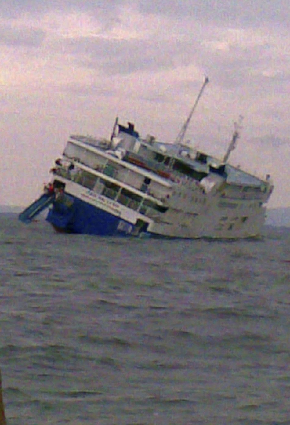 Cargo Ship Sinks in Seas of Philippines