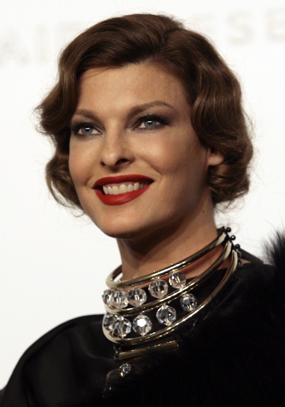 Twitter Reacts To Linda Evangelista Being Brutally Disfigured After