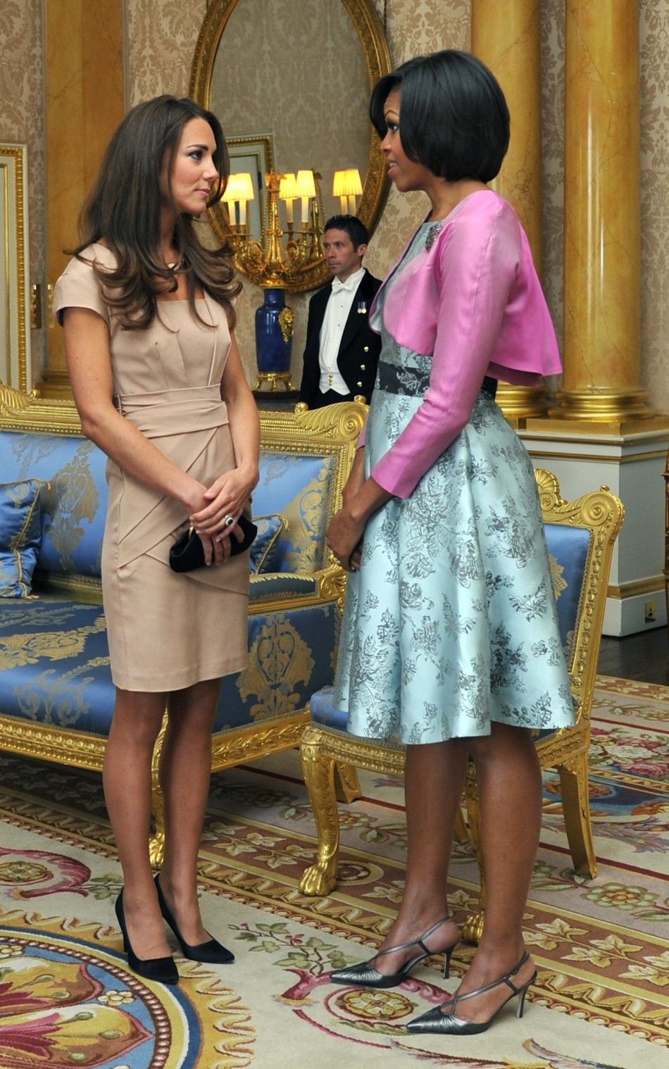 Last years winner, U.S. first lady Michelle Obama speaks with Middleton 