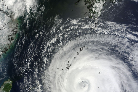 Super-typhoon Muifa Heads towards Eastern China.