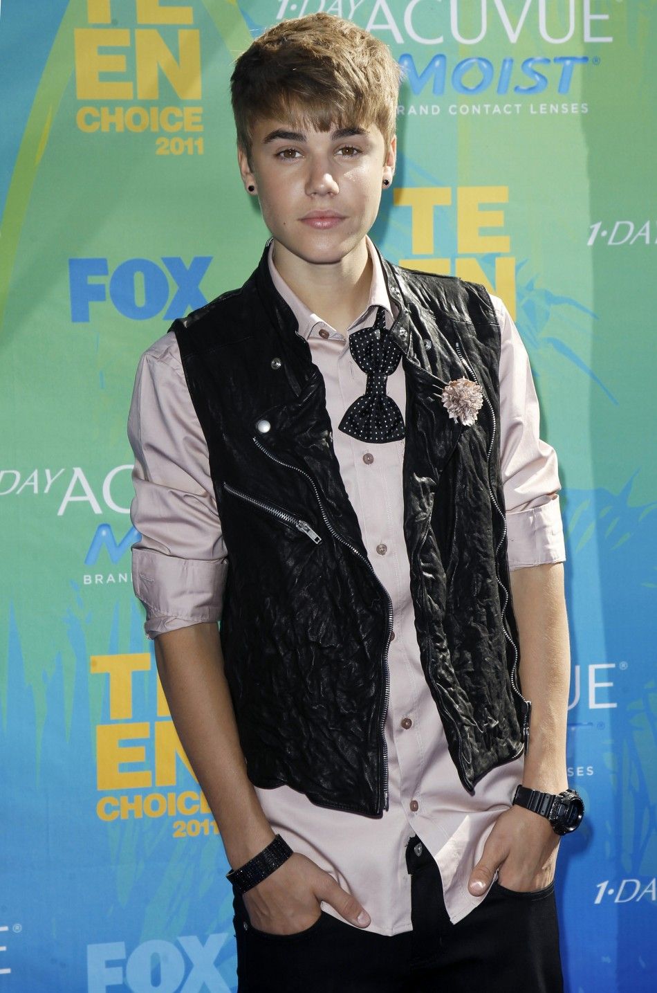 Singer Justin Bieber arrives at the Teen Choice Awards in Los Angeles