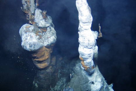 ‘Smoking’ Volcanic Vents Discovered Deep in North Atlantic, Surface Supports Alien Life.
