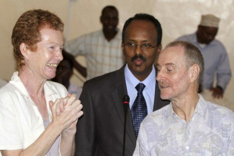 Somali pirates free British couple
