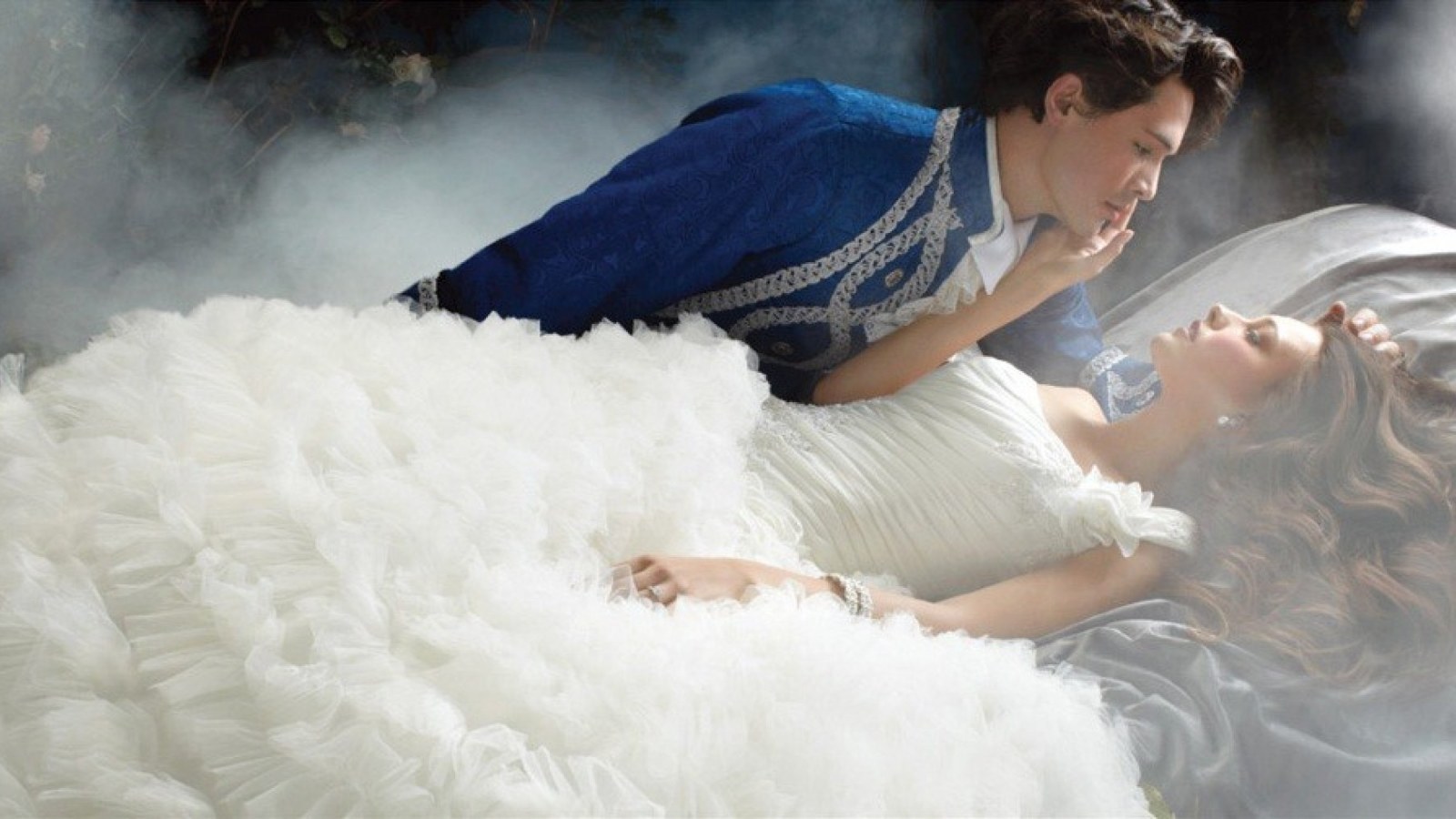 Alfred Angelo Bella's Dress Twilight Bella Swan?s Wedding Gown Manufacturer Alfred Angelo Unveils Alfred Angelo Bella's Dress Twilight Bella Swan?s Wedding Gown Manufacturer Alfred Angelo Unveils