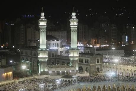 Muslim pilgrims pray at the Grand mosque in Mecca during the annual haj pilgrimage November 11, 2010.