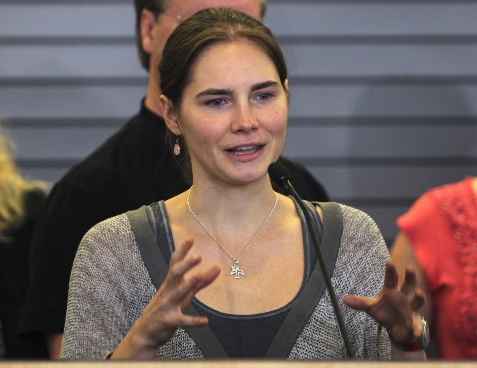 Amanda Knox Italian Court Explains Faulty Evidence In Murder Of Meredith Kercher Ibtimes