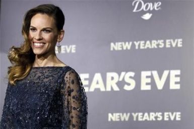 Cast member Hilary Swank poses at the premiere of &#039;&#039;New Year&#039;s Eve&#039;&#039; at the Grauman?s Chinese theatre in Hollywood, California