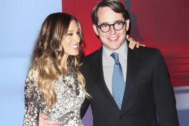 U.S. actors Sarah Jessica Parker (L) and her husband Matthew Broderick arrive at a party to celebrate the opening of a virtual museum dedicated to Italian fashion designer Valentino in New York 