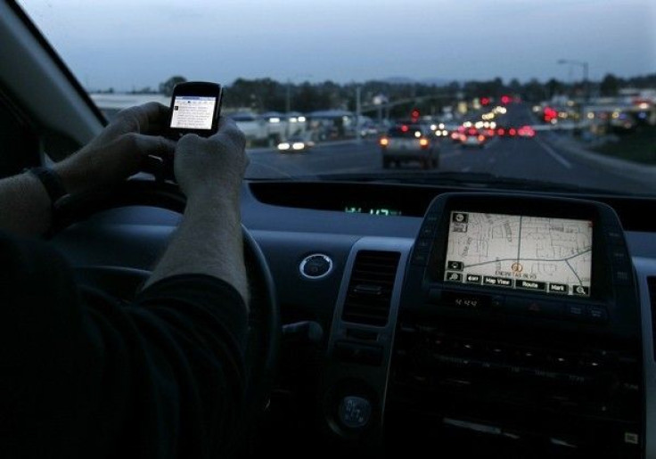 American drivers back ban on mobile phone on wheels
