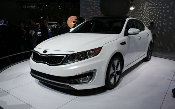 Kia Motors unveils Optima hybrid for US market