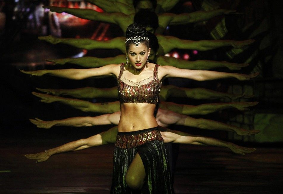 Indian dancers perform during the 2011 FIA gala night in Gurgaon