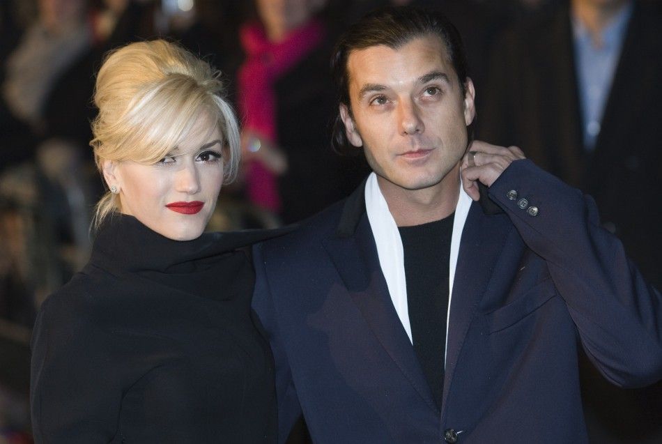 229316-gwen-stefani-and-husband-gavin-rossdale-arrive-arm-in-arm-for-the-worl