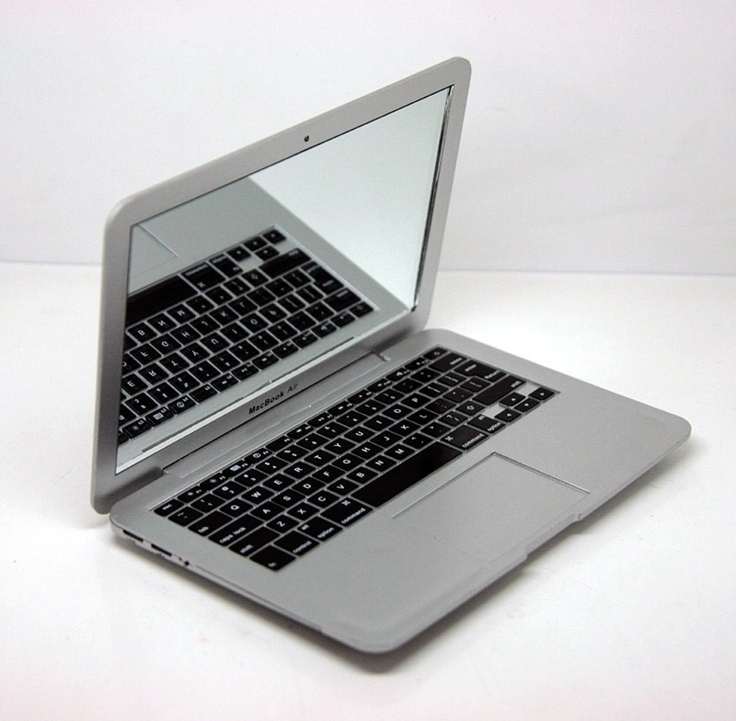 Mirror MacBook Air