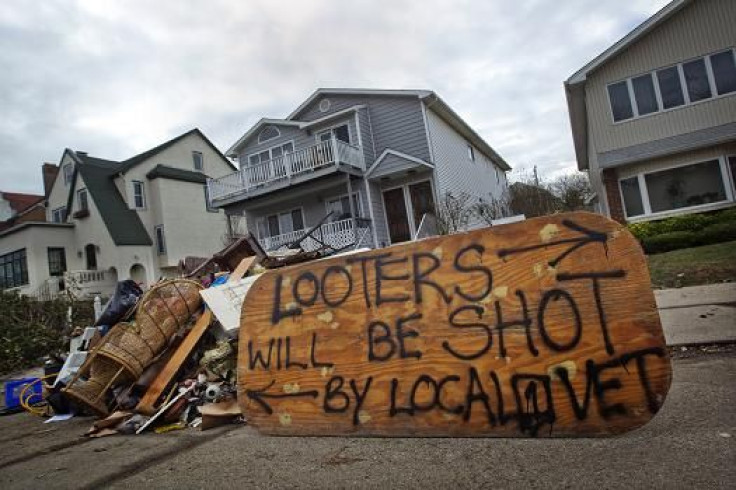 Sandy 2 Nov 2012 New York looters sign