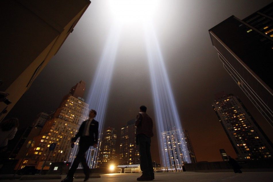 The quotTribute in Lightsquot illuminates the sky over lower Manhattan on the 10th anniversary of the 911 attacks on the World Trade Center in New York
