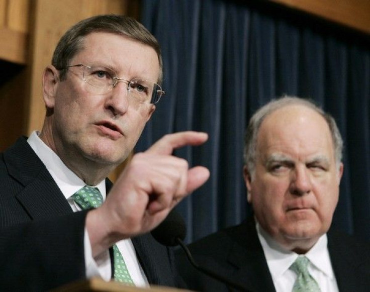 Senate Budget Committee Chairman Kent Conrad (D-ND) (L), and U.S. House Budget Committee Chairman Rep. John Spratt (D-SC)