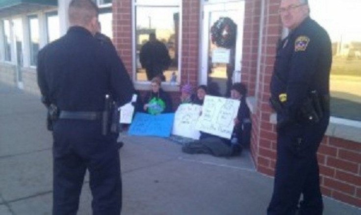 5 Occupy Protestors Arrested at Ron Paul Headquarters