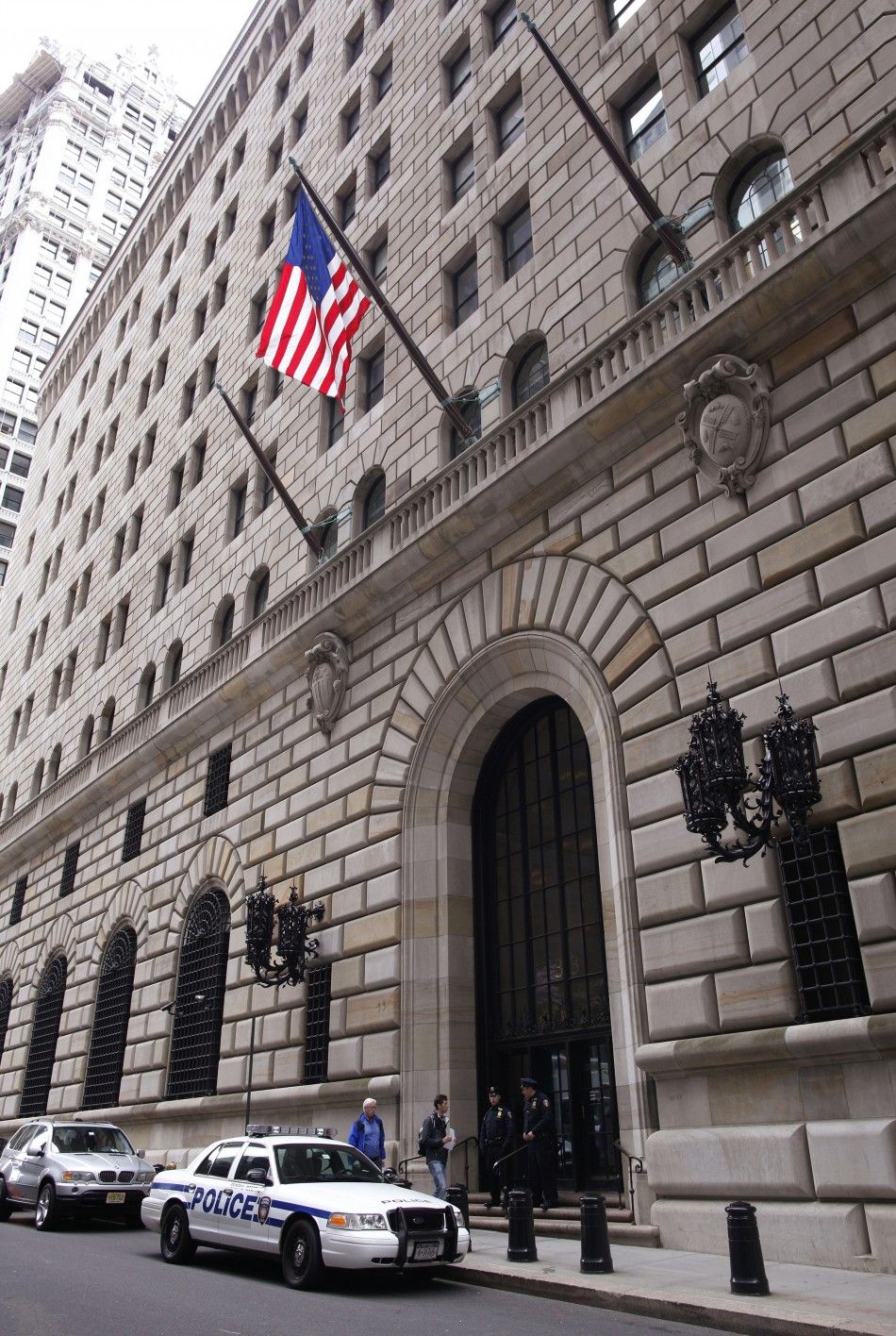 Large Banks Uncertain about Economy, Certain about QE3 | IBTimes