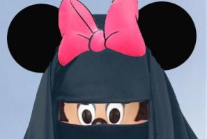 Minnie Mouse in Islamic gear