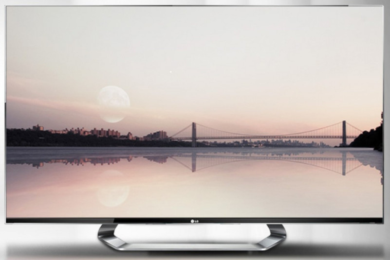 LG made a big splash at CES 2012 in Las Vegas on Monday, introducing its line-up of smart products including TVs, refrigerators, ovens, and vacuums.